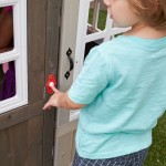 Casuta de joaca Costal Cottage Kidkraft - din lemn pentru copii in gradina 